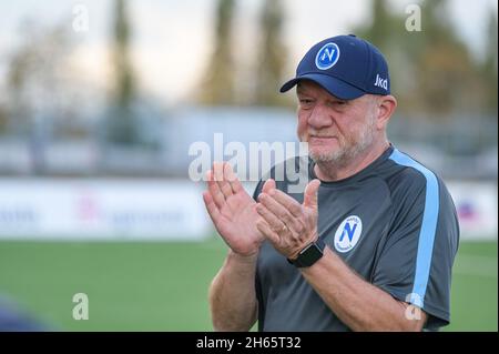 Naples, Italie.13 novembre 2021.Le Napoli Femminile Coach Alessandro Pistolesi pendant le football italien Seria A Women 2021/2022 match entre Napoli Femminile vs U.S. Sassuolo Women le 13 novembre 2021 au stade Giuseppe Piccolo à Cercola Italie crédit: Agence de photo indépendante/Alamy Live News Banque D'Images