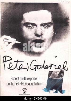 Peter Gabriel, premier album solo, 1977.Étiquette Charisma, publicité presse britannique sur papier musical.Son premier album solo après avoir quitté Genesis.Y compris le très connu Solsbury Hill.LP conçu par Hipgnosis Banque D'Images