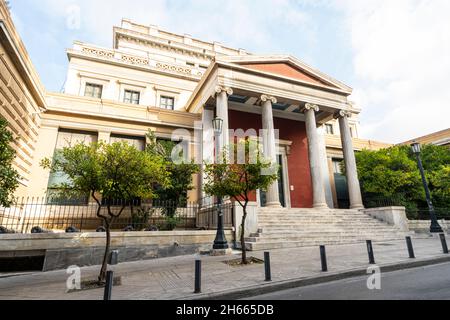 Athènes, Grèce.Novembre 2021. Vue extérieure de l'ancienne maison du Parlement grec dans le centre-ville Banque D'Images
