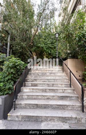 Athènes, Grèce.Novembre 2021. L'escalier pour monter jusqu'à la colline de Lycabette dans le centre-ville. Banque D'Images