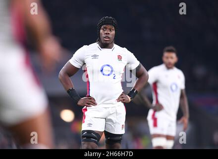 13 novembre 2021; Twickenham, Londres, Angleterre, Autumn Series International rugby, Angleterre contre Australie: Maro Itoje d'Angleterre entre les pièces Banque D'Images