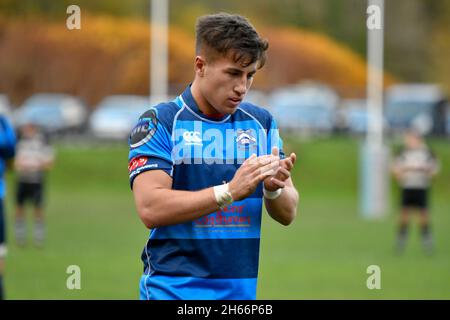 Trebanos, pays de Galles.13 novembre 2021.Robert Jones de Trebanos RFC lors du championnat national Admiral WRU entre Trebanos et Cross Keys au parc Trebanos à Trebanos, pays de Galles, Royaume-Uni le 13 novembre 2021.Crédit : Duncan Thomas/Majestic Media/Alay Live News. Banque D'Images