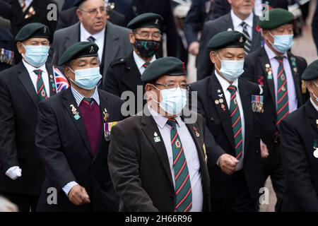 Le 100e défilé d'armistice de Bedworth qui a lieu le 11 novembre 2021.Photo Gurkhas prenant part à la parade. Banque D'Images