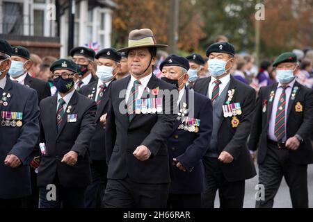Le 100e défilé d'armistice de Bedworth qui a lieu le 11 novembre 2021.Photo Gurkhas prenant part à la parade. Banque D'Images