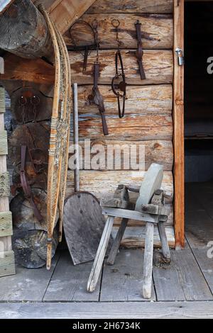 L'entrée d'une cabane en rondins à l'ancienne Banque D'Images