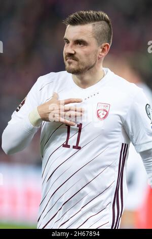 Oslo, Norvège 13 novembre 2021 Roberts Savalnieks de Lettonie regarde pendant la coupe du monde de la FIFA European football qualification Group G Norvège contre Lettonie à Ullevaal Stadion à Oslo, Norvège. Credit: Nigel Waldron/Alamy Live News Banque D'Images