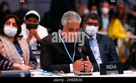 Glasgow, Royaume-Uni.13 novembre 2021.Un délégué de l'Inde prend la parole à la séance plénière de clôture de la 26e session de la Conférence des Parties (COP26) à la Convention-cadre des Nations Unies sur les changements climatiques, à Glasgow, au Royaume-Uni, le 13 novembre 2021.La conférence des Nations unies sur le changement climatique s’est achevée samedi après une prolongation d’une journée, les négociateurs s’étant mis d’accord sur un nouveau pacte mondial pour lutter contre le changement climatique.Credit: Han Yan/Xinhua/Alay Live News Banque D'Images