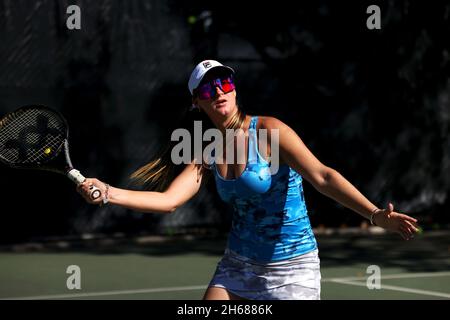 Tennis pro Marina Oetiker, jouant au Downtown tennis Club, à New York, 10/21/2021 modèle sorti Banque D'Images