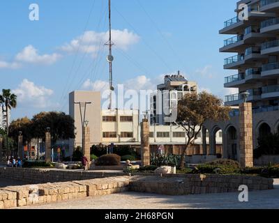 Rue de remblai de la ville arabe d'Akko en Israël. Banque D'Images