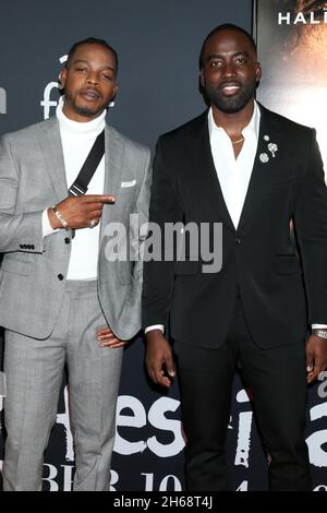 LOS ANGELES - 13 NOVEMBRE : Stephan James, Shamier Anderson à l'AFI Fest - première meurtrisée au TCL Chinese Theatre IMAX le 13 novembre 2021 à Los Angeles, CA Banque D'Images