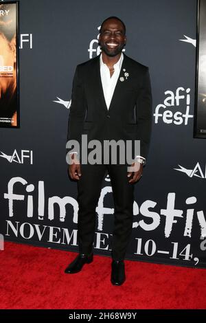 Los Angeles, Californie.13 novembre 2021.Shamier Anderson à l'arrivée pour la première MEURTRISÉE au 2021 AFI FEST, TCL Chinese Theatre, Los Angeles, CA 13 novembre 2021.Crédit : Priscilla Grant/Everett Collection/Alay Live News Banque D'Images