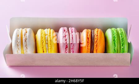 Coloré et sucré macarons français Banque D'Images