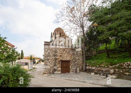 Athènes, Grèce.Novembre 2021. Vue extérieure de l'église orthodoxe grecque de la Transfiguration dans le centre-ville Banque D'Images