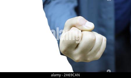 l'homme clench poing. chemise bleue jeune homme montrant son punch. isolé succès, forte et passion concept photo Banque D'Images