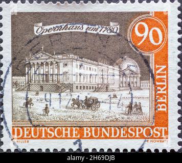 ALLEMAGNE, Berlin - VERS 1963: Ce timbre-poste de l'Allemagne, Berlin montrant le Vieux Berlin: Opéra vers 1780 Banque D'Images