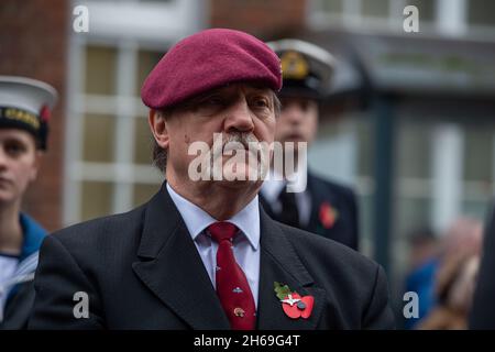 Windsor, Berkshire, Royaume-Uni.14 novembre 2021.Ce matin, le Service du dimanche du souvenir a été très présent au Monument commémoratif de guerre de l'église paroissiale de Windsor.Les prières ont été dirigées par le Revd Canon Sally Lodge et les écritures lues par le maire du Royal Borough de Windsor et Maidenhead, le conseiller John Story.Le député de Windsor, Adam Afriyie, était également présent avec les conseillers de la Banque RBWM, des représentants de nombreuses organisations locales et des organismes de bienfaisance.Crédit : Maureen McLean/Alay Live News Banque D'Images