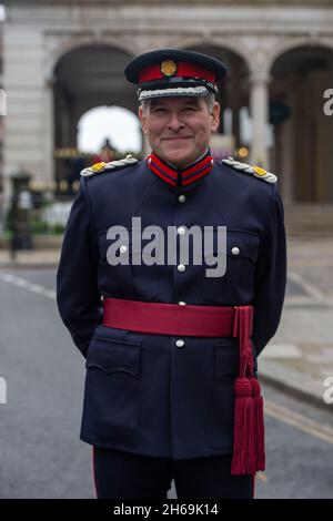 Windsor, Berkshire, Royaume-Uni.14 novembre 2021.Lieutenant adjoint, Andrew Try.Ce matin, le Service du dimanche du souvenir a été très présent au Monument commémoratif de guerre de l'église paroissiale de Windsor.Les prières ont été dirigées par le Revd Canon Sally Lodge et les écritures lues par le maire du Royal Borough de Windsor et Maidenhead, le conseiller John Story.Le député de Windsor, Adam Afriyie, était également présent avec les conseillers de la Banque RBWM, des représentants de nombreuses organisations locales et des organismes de bienfaisance.Crédit : Maureen McLean/Alay Live News Banque D'Images