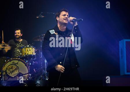 BARCELONE, ESPAGNE – NOVEMBRE 13: Dani Martín en concierto de la gira 'que caro es el tiempo' en el Palau Sant Jordi el 13 de noviembre de 2021 en Bar Banque D'Images