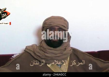 Une vidéo réalisée par Zintan Media Center montre le fils de l'ancien dirigeant libyen Saif Al Islam Kadhafi, parlant de sa capture, près de Sebha, en Libye, le 20 novembre 2011.Photo de Balkis Press/ABACAPRESS.COM Banque D'Images