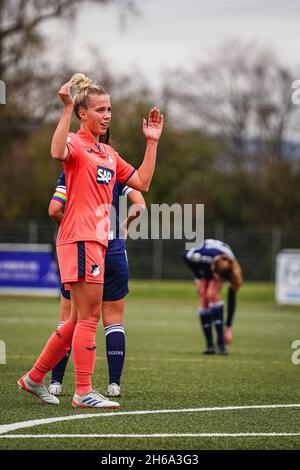 Andernach, Allemagne, novembre 13t Celina Degen (11 Hoffenheim) pendant le 2.Frauen-Bundesliga 2021/2022 match entre SG 99 Andernach et TSG Hoffenheim U20 au stade Andernach à Andernach, Allemagne.Norina Toenges/Sports Press Phot Banque D'Images