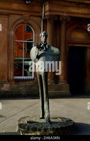 La statue de W. B. Yeats dans la ville de Sligo, comté de Sligo, Irlande Banque D'Images