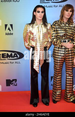 14 novembre 2021, Budapest, Hongrie.Maneskin arrive aux MTV European Music Awards 2021, qui se tiennent au Papp Laszlo Budapest Sportarena.Crédit : Doug Peters/EMPICS/Alamy Live News Banque D'Images