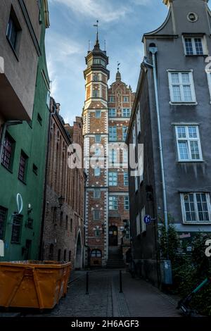 GDANS, POLOGNE - 08 octobre 2021 : un cliché vertical du musée archéologique dans la vieille ville de Gdansk, en Pologne Banque D'Images