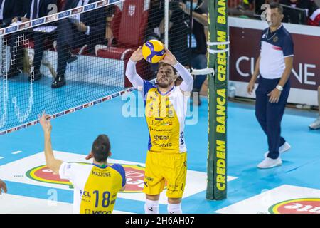 Civitanova Marche, Italie.14 novembre 2021. Set de Bruno de Rezende (Bruninho), Modène Volley pendant Cucine Lube Civitanova vs Leo Shoes Modène, Volleyball Italien Serie A Men SuperLeague Championship Championship à Civitanova Marche, Italie, novembre 14 2021 crédit: Independent photo Agency/Alamy Live News Banque D'Images