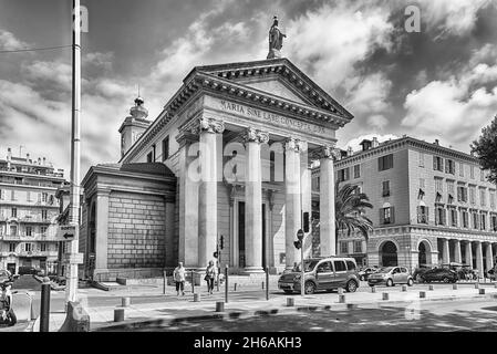 NICE, FRANCE - 11 AOÛT : façade de l'Église notre-Dame du Port, Nice, Côte d'Azur, France, le 11 août 2019. L'Église est située en fr Banque D'Images