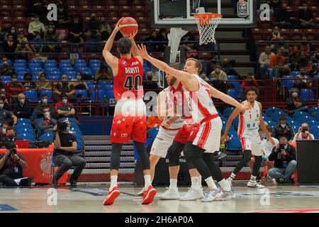 Milan, Italie.14 novembre 2021.Davide Alviti (AX Armani Exchange Olimpia Milano) pendant A|X Armani Exchange Milano contre MANUHOTELS Reggio Emilia, Italian Basketball A Serie Championship à Milan, Italie, novembre 14 2021 crédit: Independent photo Agency/Alay Live News Banque D'Images