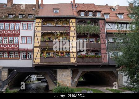 Le pont médiéval de Kramerbrucke (pont des marchands) dans la ville d'Erfurt, en Thuringe, en Allemagne Banque D'Images