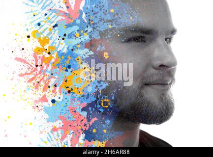 Portrait en double exposition d'un jeune homme combiné à une image numérique des feuilles. Banque D'Images