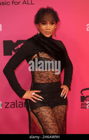 Budapest, Hongrie.14 novembre 2021.Saweetie arrive aux MTV Europe Music Awards à Budapest, Hongrie, le dimanche 14 novembre 2021.Photo de Sven Hoogerhuis/UPI crédit: UPI/Alay Live News Banque D'Images