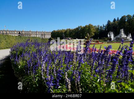 grand palais bavarois Herrenchiemsee, fontaines, ouvrages d'eau et parcs construits par le roi Louis II de Bavière sur l'île Herreninsel, Bavière (Allemagne Banque D'Images