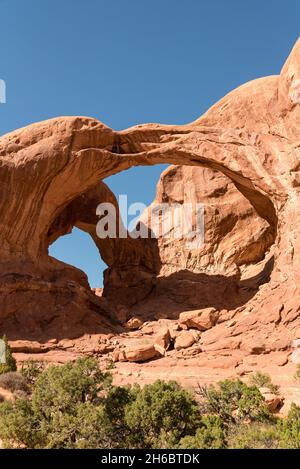 Magnifique Double Arch dans le parc national d'Arches, Etats-Unis Banque D'Images