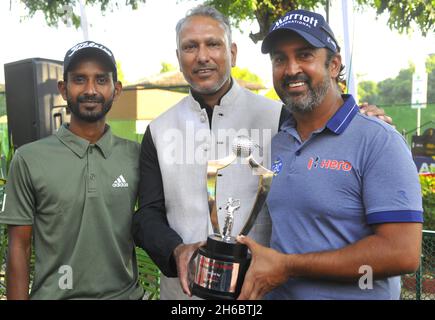 Chandigarh, Inde.14 novembre 2021.CHANDIGARH, INDE - NOVEMBRE 14: (G-D) Rashid Khan, Jeev Milkha Singh et Shiv Kapoor pendant le Jeev Milkha Singh 2021 invité au club de golf Chandigarh le 14 novembre 2021 à Chandigarh, Inde.(Photo de Keshav Singh/Hindustan Times/Sipa USA) crédit: SIPA USA/Alay Live News Banque D'Images