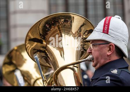 GROUPE DE TROUPES DE LA MAISON DE L'ARMÉE DU SALUT au Lord Mayor's Show, Parade, procession passant le long de Poultry, près de Mansion House, Londres, Royaume-Uni Banque D'Images