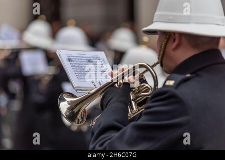 Bande de son Majesty's Royal Marines Commando Training Centre au Lord Mayor's Show, Parade, procession passant le long de la volaille, jouant à action Front Banque D'Images