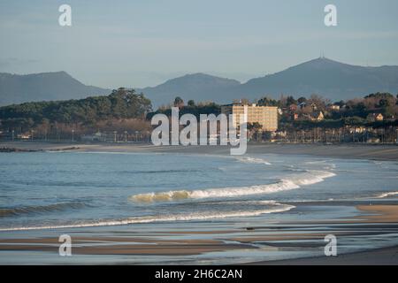 Plage de Samil à Vigo en début de matinée sur la côte nord-atlantique de l'Espagne Banque D'Images