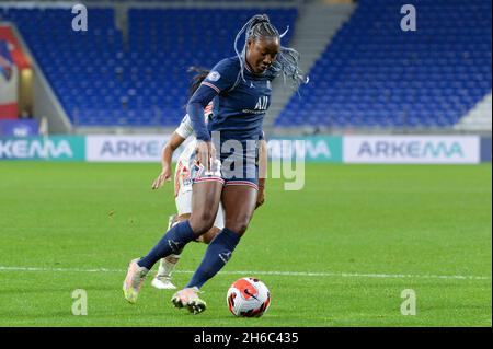 Lyon, France.14 novembre 2021.Lyon, France, 14 novembre 2021 Kadidiatou Diani (11 PSG) avec le ballon lors du match français des femmes D1 Arkema entre l'Olympique Lyonnais et Paris Saint-Germain au stade Groupama à Lyon, France.Lyubomir Domozetski/SPP crédit: SPP Sport Press photo./Alamy Live News Banque D'Images