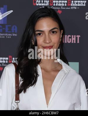 Malibu, Californie, États-Unis.13 novembre 2021.Natalee Linez participe à la première de la nuit au Malibu Country Mart de Malibu, en Californie.Crédit: Sheri Determan Banque D'Images