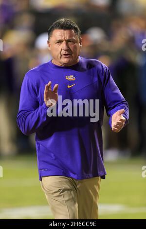 Ed Orgeron, entraîneur-chef de LSU Tigers, veille à se réchauffer contre l'Arkansas, le samedi 13 novembre 2021, à Baton Rouge,Louisiane.(KIRK Meche/image de SP Banque D'Images