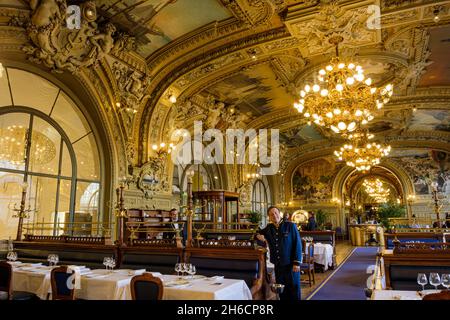 France.Paris (75) (12ème arrondissement).Le restaurant le train bleu, de style néo-baroque et Belle Epoque des années 1900, construit par l'a Banque D'Images