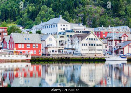 Odda est une ville de Odda Hordaland County, dans la municipalité du district de Hardanger en Norvège. Situé à proximité de Trolltunga rock formation. Banque D'Images