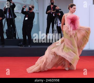 VENISE, ITALIE - SEPTEMBRE 03 : Rebecca Ferguson assiste au tapis rouge du film « dune » lors du 78e Festival du film de Venise le 03 septembre 2021 Banque D'Images