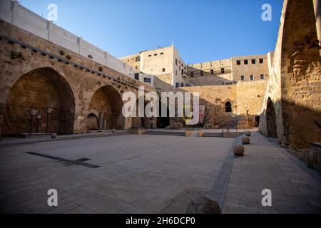 La Citadelle d'Akko, la forteresse de Crusader utilisée pendant le mandat britannique comme prison et site d'exécution - aujourd'hui un musée des mouvements souterrains israéliens Banque D'Images