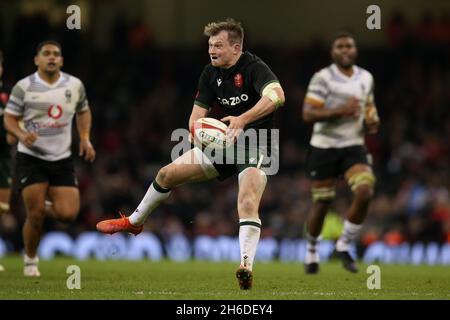 Cardiff, Royaume-Uni.14 novembre 2021.Nick Tompkins du pays de Galles en action (c).Rugby Autumn Nations Series Match, pays de Galles v Fidji au stade de la Principauté à Cardiff le dimanche 14 novembre 2021. photo par Andrew Orchard/Andrew Orchard photographie sportive crédit: Andrew Orchard photographie sportive/Alamy Live News Banque D'Images