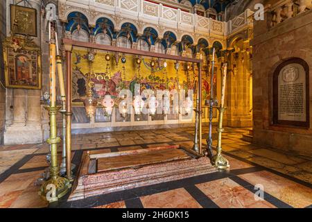 La Pierre de l'onction dans l'Église du Saint-Sépulcre à Jérusalem, Israël Banque D'Images