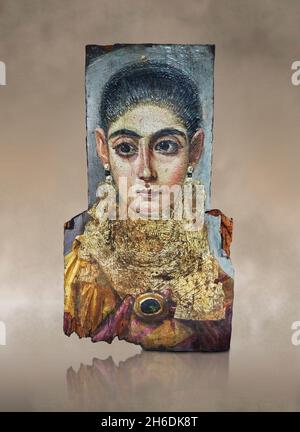 Portrait de la momie romaine égyptienne de Fayum, 100 - 150 AD, Antinopolis.Musée du Louvre MND 2047.Portrait de momie d'une femme (buste, portrait); portant des boucles d'oreilles; Banque D'Images