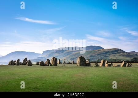 Castlerigg, vue en été du Castlerigg Stone Circle, un ancien monument britannique composé de pierres debout datant de 3000BC, Cumbria, Angleterre Banque D'Images